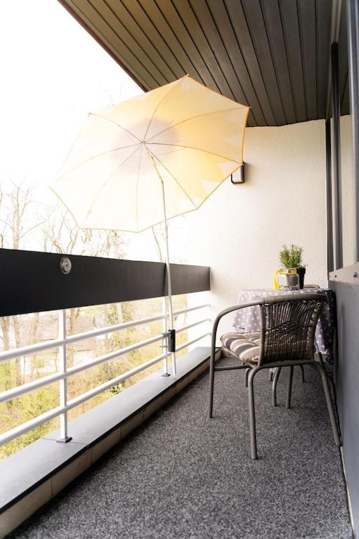 Ferienhaus Schoene Aussicht Ferienwohnung Gelb Hemfurth-Edersee エクステリア 写真