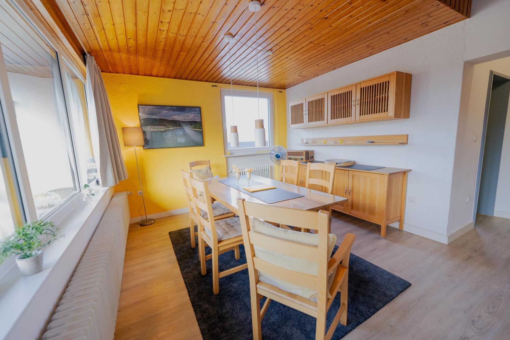 Ferienhaus Schoene Aussicht Ferienwohnung Gelb Hemfurth-Edersee エクステリア 写真