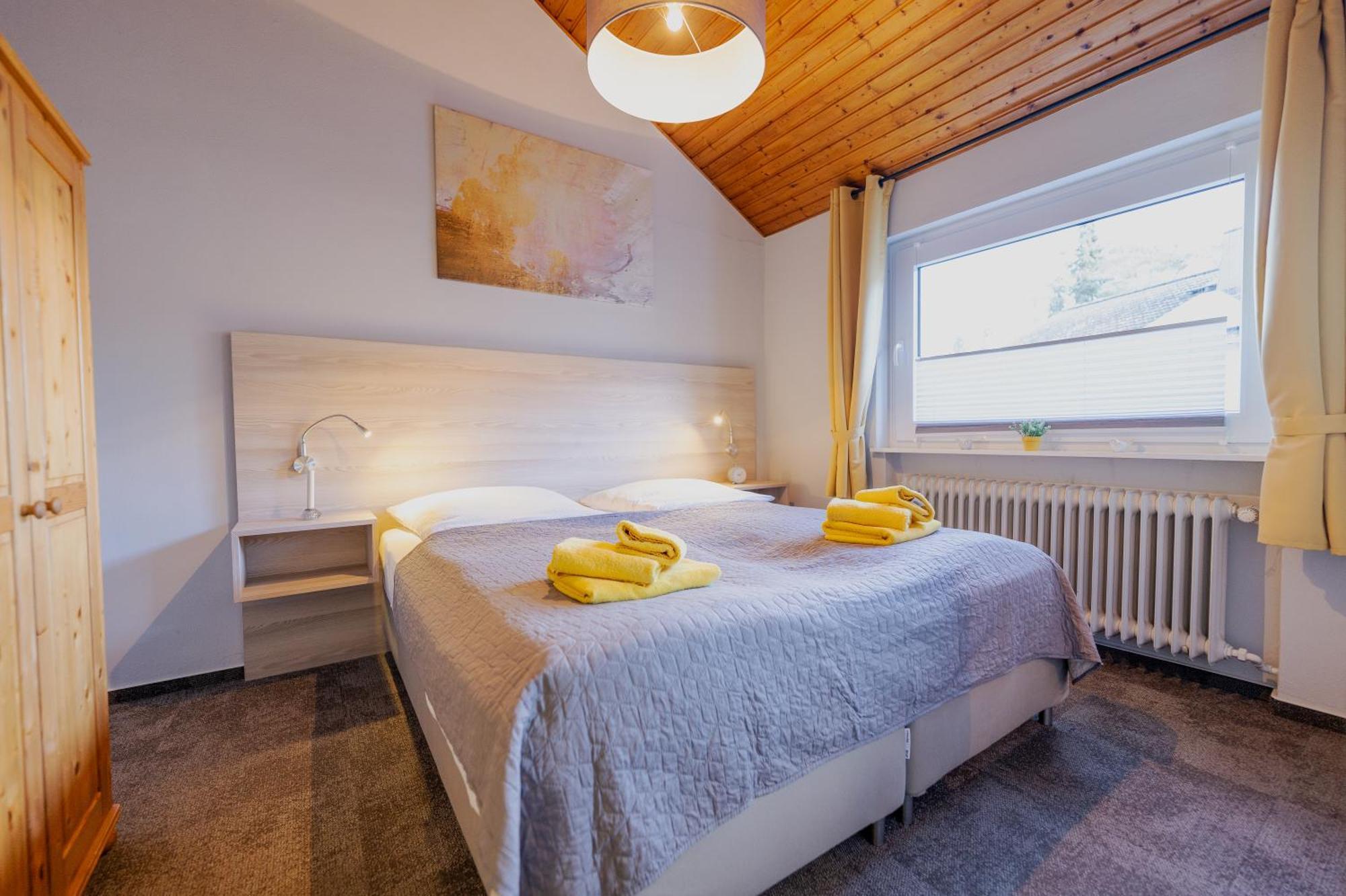 Ferienhaus Schoene Aussicht Ferienwohnung Gelb Hemfurth-Edersee エクステリア 写真