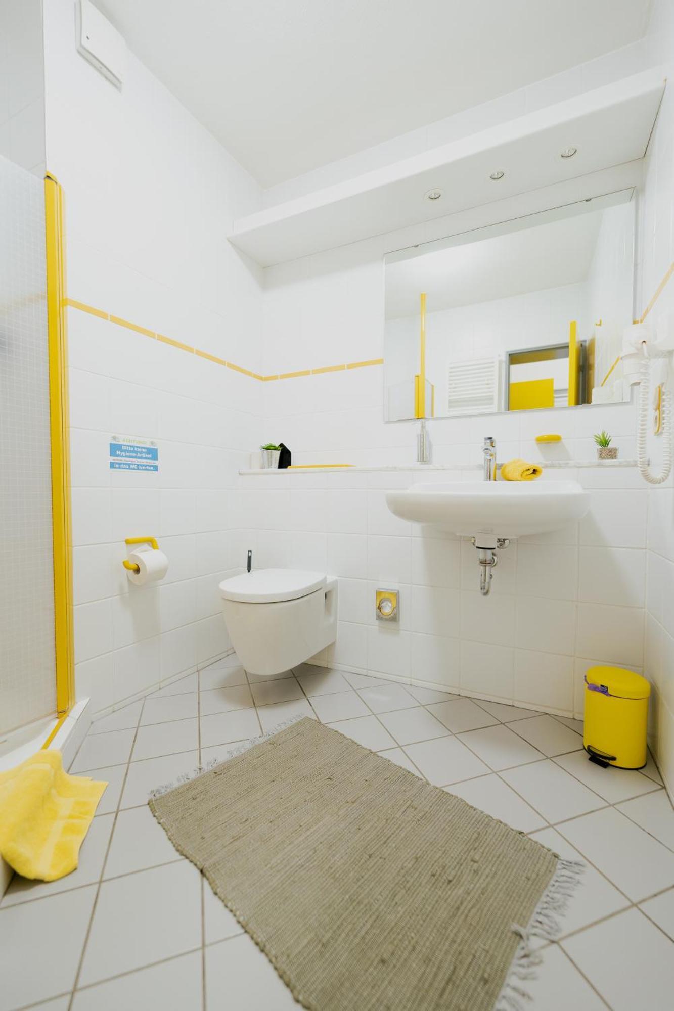 Ferienhaus Schoene Aussicht Ferienwohnung Gelb Hemfurth-Edersee エクステリア 写真